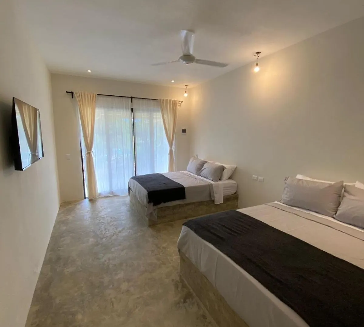Kaia Beach Lodge 라스테레나스 호텔